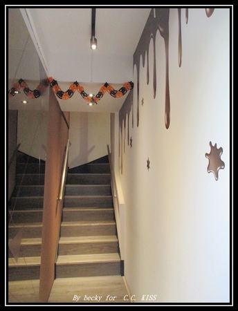 C.C.KISS Coffee&Cake：<捷運忠孝復興站>查理布朗新品牌，鐵鏟甜點及可以客制化的台北東區下午茶點～C.C. KISS