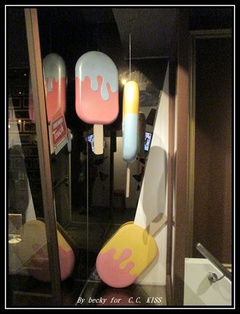 C.C.KISS Coffee&Cake：<捷運忠孝復興站>查理布朗新品牌，鐵鏟甜點及可以客制化的台北東區下午茶點～C.C. KISS