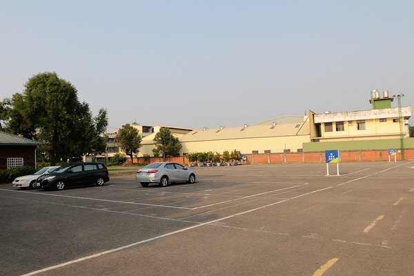 華新MASK創意生活館：【彰化田中景點】華新MASK創意生活館~口罩觀光工廠，免費入園參觀，館內提供豐富的健康知識，販售各種功能的口罩