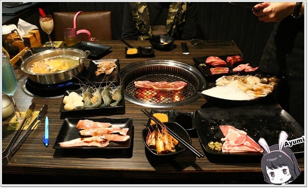 好客燒烤(中壢店)：[食記]►桃園中壢區◄好客燒烤海鮮吃到飽/調酒喝到爽/帝王蟹腳/戰斧牛排/萬里蟹/嚴選泰國蝦/琥珀蝦/霸王蝦/法式松阪豬排