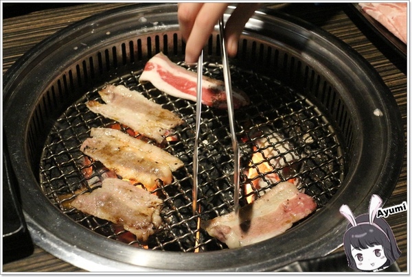 好客燒烤(中壢店)：[食記]►桃園中壢區◄好客燒烤海鮮吃到飽/調酒喝到爽/帝王蟹腳/戰斧牛排/萬里蟹/嚴選泰國蝦/琥珀蝦/霸王蝦/法式松阪豬排