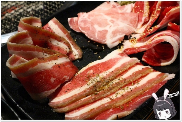 好客燒烤(中壢店)：[食記]►桃園中壢區◄好客燒烤海鮮吃到飽/調酒喝到爽/帝王蟹腳/戰斧牛排/萬里蟹/嚴選泰國蝦/琥珀蝦/霸王蝦/法式松阪豬排