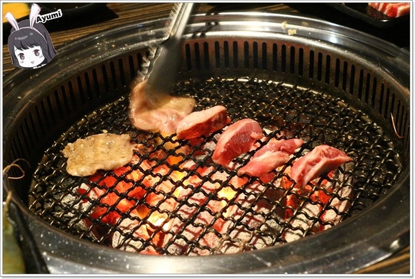 好客燒烤(中壢店)：[食記]►桃園中壢區◄好客燒烤海鮮吃到飽/調酒喝到爽/帝王蟹腳/戰斧牛排/萬里蟹/嚴選泰國蝦/琥珀蝦/霸王蝦/法式松阪豬排