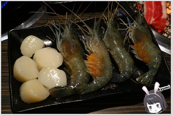 好客燒烤(中壢店)：[食記]►桃園中壢區◄好客燒烤海鮮吃到飽/調酒喝到爽/帝王蟹腳/戰斧牛排/萬里蟹/嚴選泰國蝦/琥珀蝦/霸王蝦/法式松阪豬排