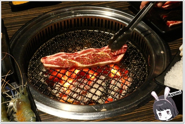 好客燒烤(中壢店)：[食記]►桃園中壢區◄好客燒烤海鮮吃到飽/調酒喝到爽/帝王蟹腳/戰斧牛排/萬里蟹/嚴選泰國蝦/琥珀蝦/霸王蝦/法式松阪豬排