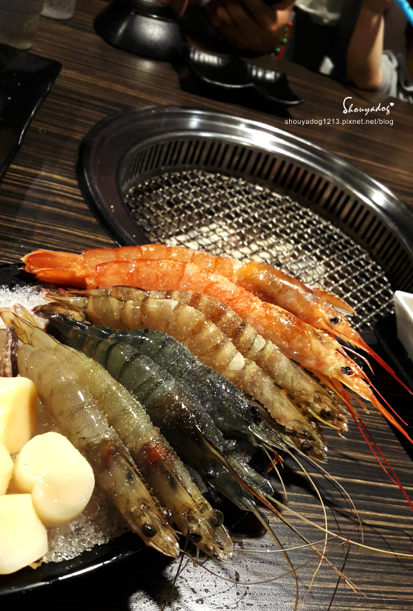 好客燒烤(中壢店):【吃到飽】浪漫調酒X燒烤火鍋 海鮮滿滿帝王餐 桃園燒肉 好客燒烤