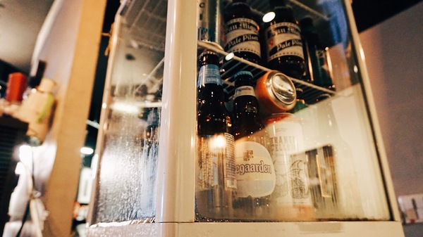 TAKE OUT burger & cafe：Take out Burger&Cafe│百元特製漢堡│CP值破表美式餐廳│捷運六張犁站臨近通化夜市