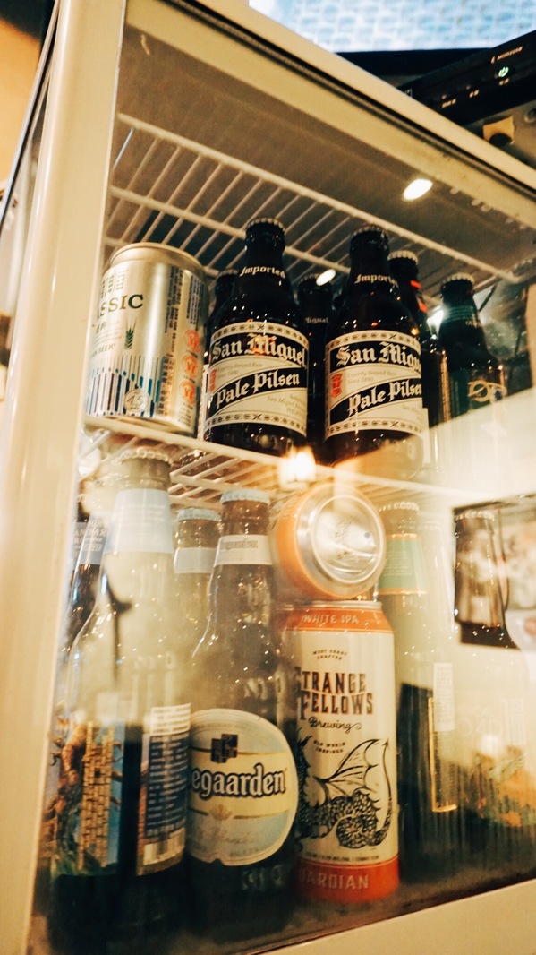 TAKE OUT burger & cafe：Take out Burger&Cafe│百元特製漢堡│CP值破表美式餐廳│捷運六張犁站臨近通化夜市