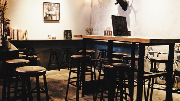 TAKE OUT burger & cafe：Take out Burger&Cafe│百元特製漢堡│CP值破表美式餐廳│捷運六張犁站臨近通化夜市