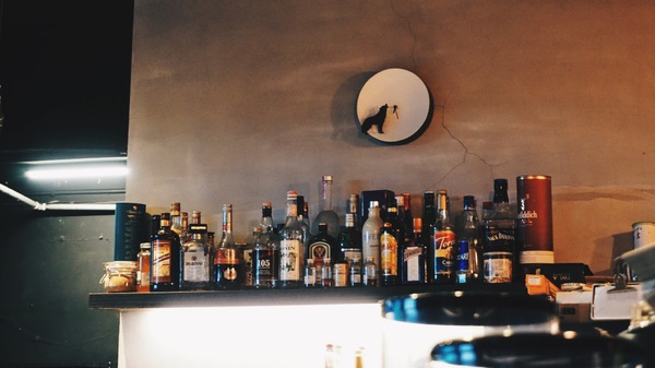 TAKE OUT burger & cafe：Take out Burger&Cafe│百元特製漢堡│CP值破表美式餐廳│捷運六張犁站臨近通化夜市