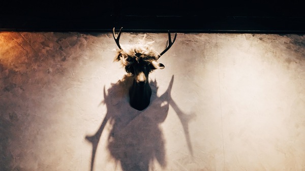 TAKE OUT burger & cafe：Take out Burger&Cafe│百元特製漢堡│CP值破表美式餐廳│捷運六張犁站臨近通化夜市