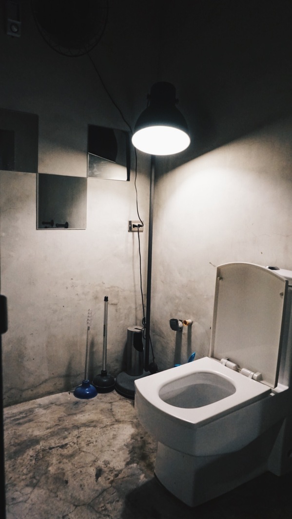 TAKE OUT burger & cafe：Take out Burger&Cafe│百元特製漢堡│CP值破表美式餐廳│捷運六張犁站臨近通化夜市