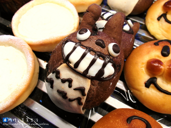 泡芙之家:〖台中│美食〗泡芙之家 ❤ 係金餒!!係金餒!!脆皮泡芙一顆只要10元!!!只要10元!! 泡芙之家:〖台中│美食〗泡芙之家 ❤ 係金餒!!係金餒!!脆皮泡芙一顆只要10元!!!只要10元!!