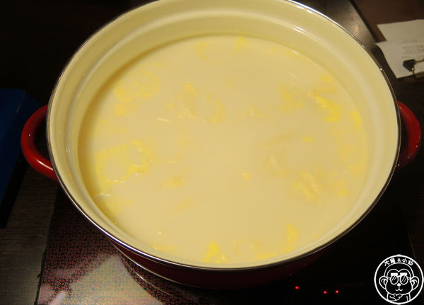 食焱廠 創意鍋物料理(微風南京店)：呷飽祙【台北松山･食焱廠 創意鍋物料理】在實驗室裡吃火鍋