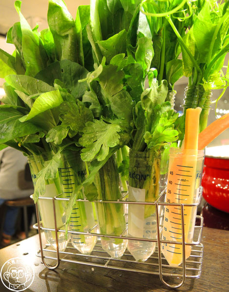 食焱廠 創意鍋物料理(微風南京店)：呷飽祙【台北松山･食焱廠 創意鍋物料理】在實驗室裡吃火鍋