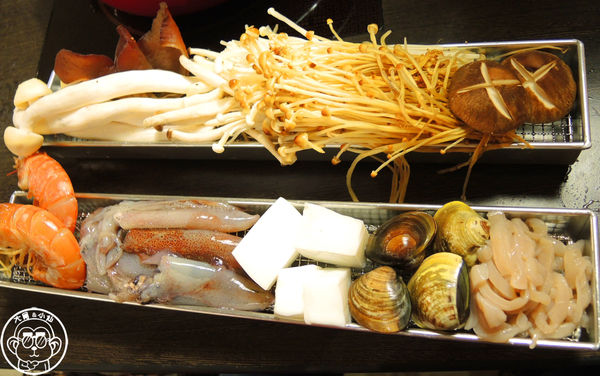 食焱廠 創意鍋物料理(微風南京店)：呷飽祙【台北松山･食焱廠 創意鍋物料理】在實驗室裡吃火鍋