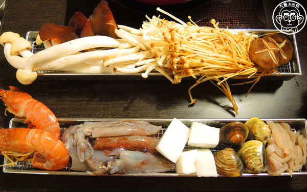 食焱廠 創意鍋物料理(微風南京店)：呷飽祙【台北松山･食焱廠 創意鍋物料理】在實驗室裡吃火鍋