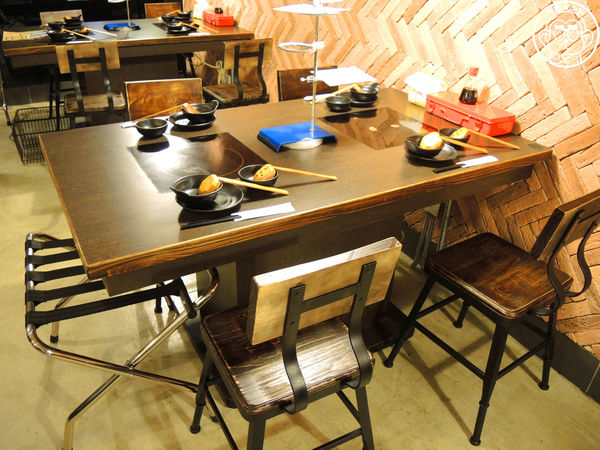 食焱廠 創意鍋物料理(微風南京店)：呷飽祙【台北松山･食焱廠 創意鍋物料理】在實驗室裡吃火鍋