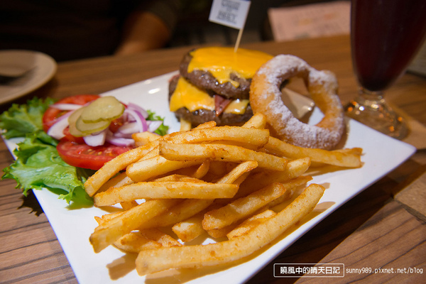 HATER CAFE：【邀約| Hater Cafe】分食更有趣 公館朋友聚會好去處