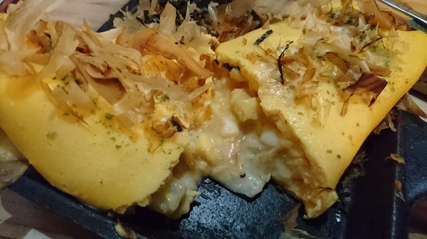 初日二店 初めて初日珈琲：高雄~初日珈琲(明誠店)~超夯日式早午餐~推豐盛烤鮭魚飯糰~排隊美食~高雄必吃~