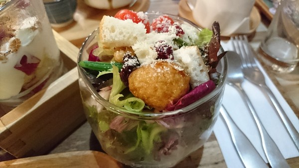 初日二店 初めて初日珈琲：高雄~初日珈琲(明誠店)~超夯日式早午餐~推豐盛烤鮭魚飯糰~排隊美食~高雄必吃~