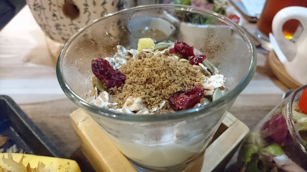 初日二店 初めて初日珈琲：高雄~初日珈琲(明誠店)~超夯日式早午餐~推豐盛烤鮭魚飯糰~排隊美食~高雄必吃~