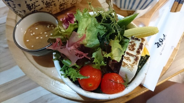 初日二店 初めて初日珈琲：高雄~初日珈琲(明誠店)~超夯日式早午餐~推豐盛烤鮭魚飯糰~排隊美食~高雄必吃~