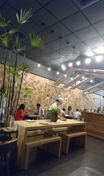 初日二店 初めて初日珈琲：高雄~初日珈琲(明誠店)~超夯日式早午餐~推豐盛烤鮭魚飯糰~排隊美食~高雄必吃~