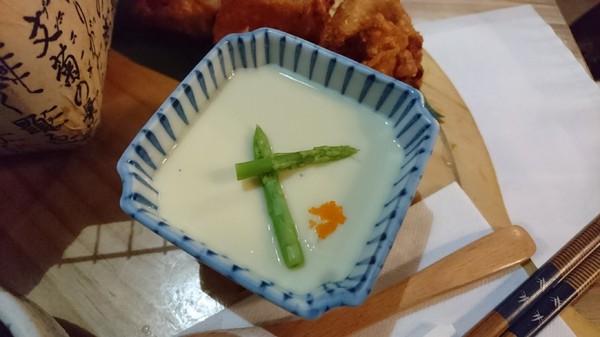 初日二店 初めて初日珈琲：高雄~初日珈琲(明誠店)~超夯日式早午餐~推豐盛烤鮭魚飯糰~排隊美食~高雄必吃~