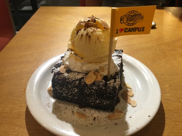 Campus Cafe(站前旗艦店)：[食*台北]Campus cafe (站前店) 校園美式餐廳 木碗沙拉 義大利麵