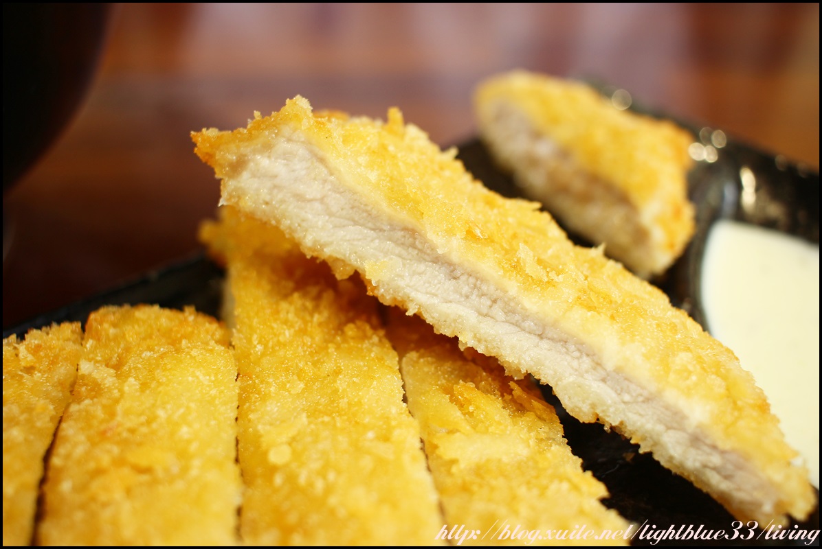 宜蘭:樂山拉麵頭城店~鐵道旁的拉麵店