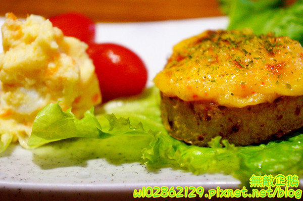 響道食堂：【台南-中西區】炸生蠔x芋泥炸蝦壽司...平價的雙主菜定食~《響道食堂》