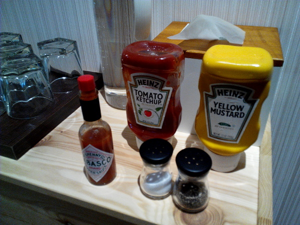 Impronta Cafe 腳印咖啡：☆口碑券No.3☆【永康區】Impronta Cafe 腳印咖啡。可以帶毛小孩內用早午餐的寵物友善餐廳