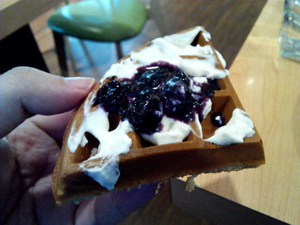 Impronta Cafe 腳印咖啡：☆口碑券No.3☆【永康區】Impronta Cafe 腳印咖啡。可以帶毛小孩內用早午餐的寵物友善餐廳