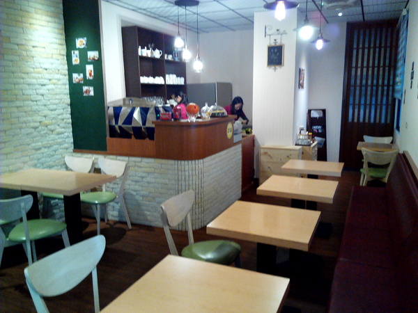 Impronta Cafe 腳印咖啡：☆口碑券No.3☆【永康區】Impronta Cafe 腳印咖啡。可以帶毛小孩內用早午餐的寵物友善餐廳