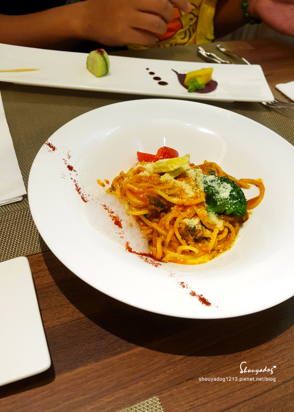 艾維農 歐風素食 x 藝文畫廊:【素食餐廳】新鮮健康的桃園美食 艾維農 歐風素食X藝文畫廊X宅配蛋糕