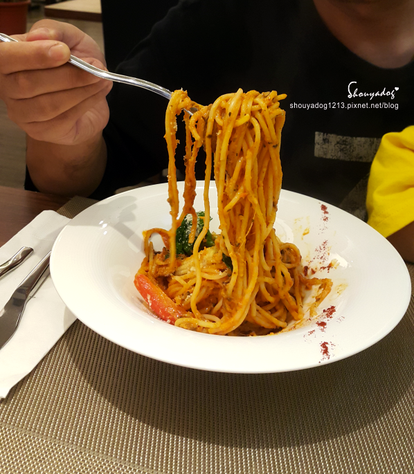 艾維農 歐風素食 x 藝文畫廊:【素食餐廳】新鮮健康的桃園美食 艾維農 歐風素食X藝文畫廊X宅配蛋糕