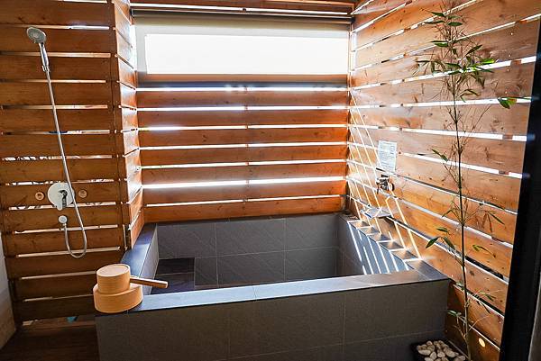 /tmp/phpy7tH0J /tmp/phpy7tH0J