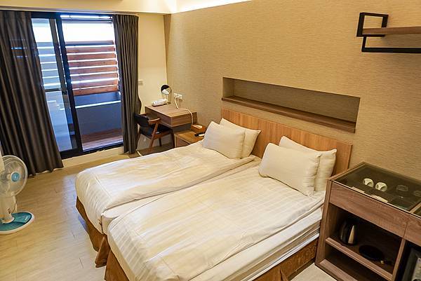 /tmp/phpoAe396 /tmp/phpoAe396