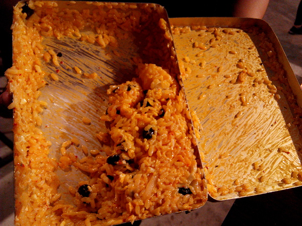 燒出名堂：【東區】燒出名堂。位於夢時代對面，提供專業貼心桌邊燒烤服務的韓國烤肉