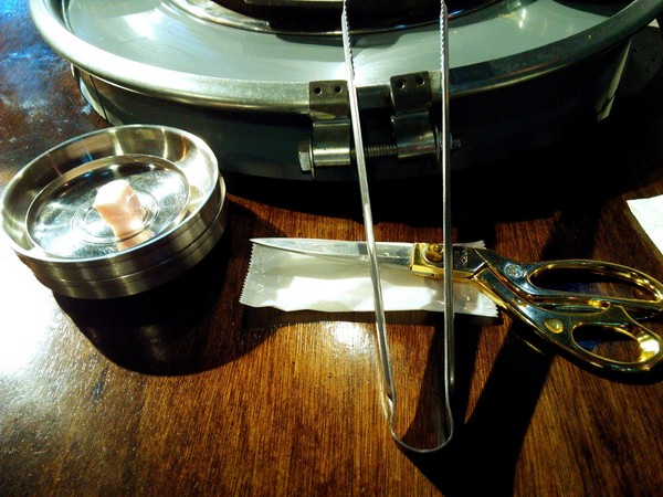 燒出名堂：【東區】燒出名堂。位於夢時代對面，提供專業貼心桌邊燒烤服務的韓國烤肉