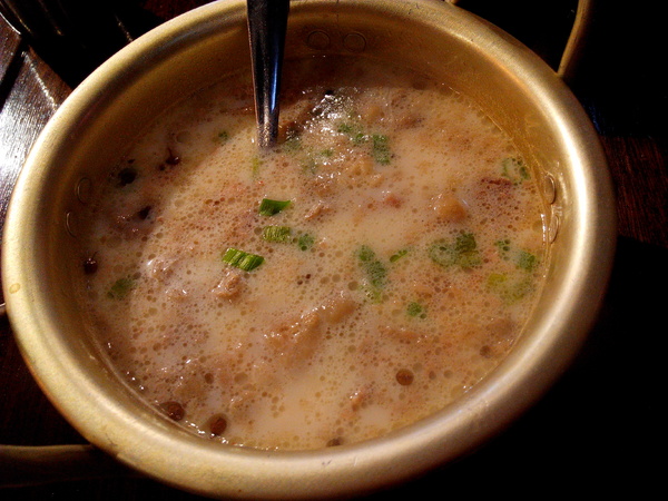 燒出名堂：【東區】燒出名堂。位於夢時代對面，提供專業貼心桌邊燒烤服務的韓國烤肉