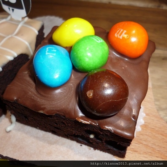 黑熊40-M&Ms巧克力.JPG
