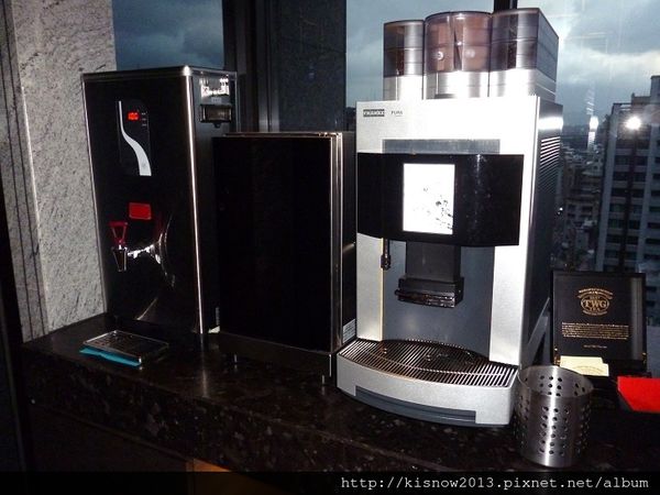 雅樂軒45-咖啡和熱水區.JPG 雅樂軒45-咖啡和熱水區.JPG