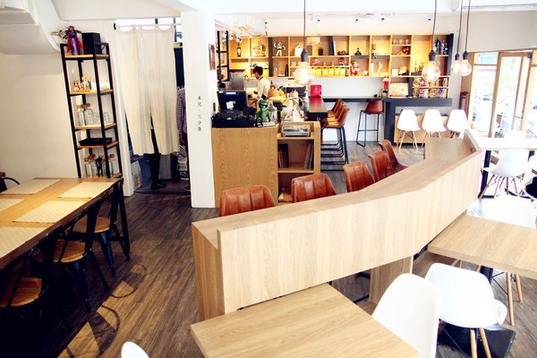 對味The Taste：【新北市中和區。早午餐】對味The Taste 提供免費wifi 提供插座 免服務費 景安捷運站