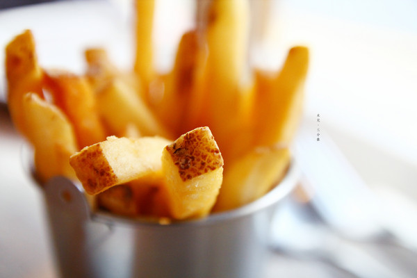 對味The Taste：【新北市中和區。早午餐】對味The Taste 提供免費wifi 提供插座 免服務費 景安捷運站