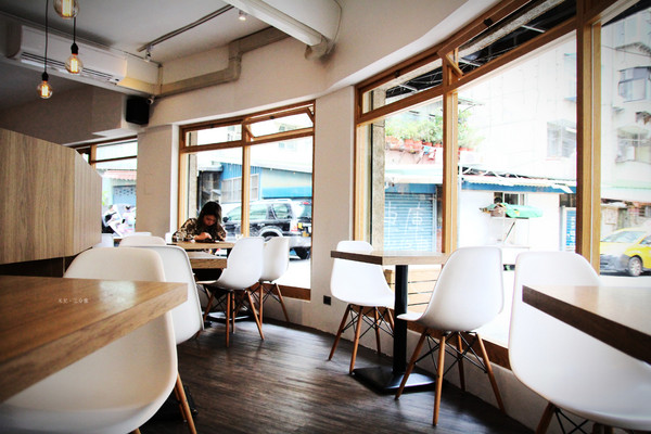 對味The Taste：【新北市中和區。早午餐】對味The Taste 提供免費wifi 提供插座 免服務費 景安捷運站