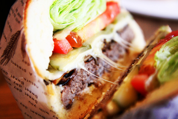 對味The Taste：【新北市中和區。早午餐】對味The Taste 提供免費wifi 提供插座 免服務費 景安捷運站