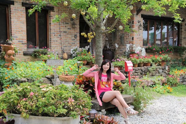 文心園・花園咖啡：【南投景點】文心園花園咖啡~巴洛克式的歐風設計，浪漫的異國風情，復古唯美水池，免費無料的拍照景點