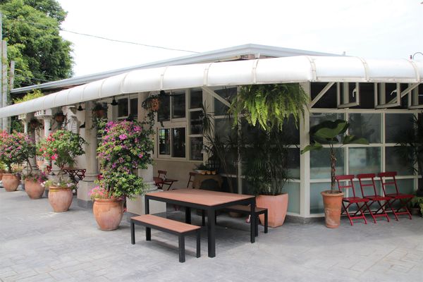 文心園・花園咖啡：【南投景點】文心園花園咖啡~巴洛克式的歐風設計，浪漫的異國風情，復古唯美水池，免費無料的拍照景點